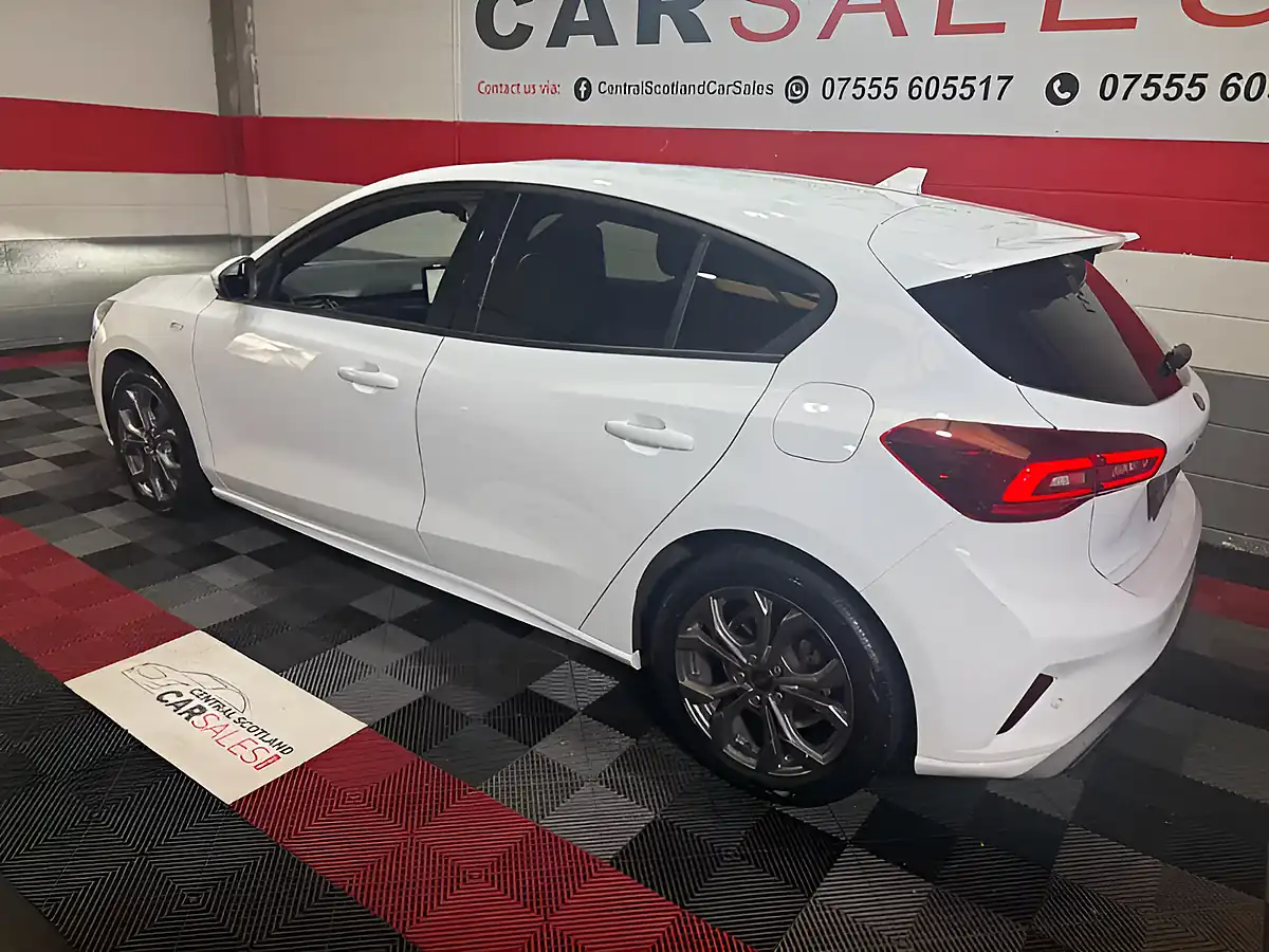 Used 2023 Ford Focus ST-Line White - Interior and Exterior details 8