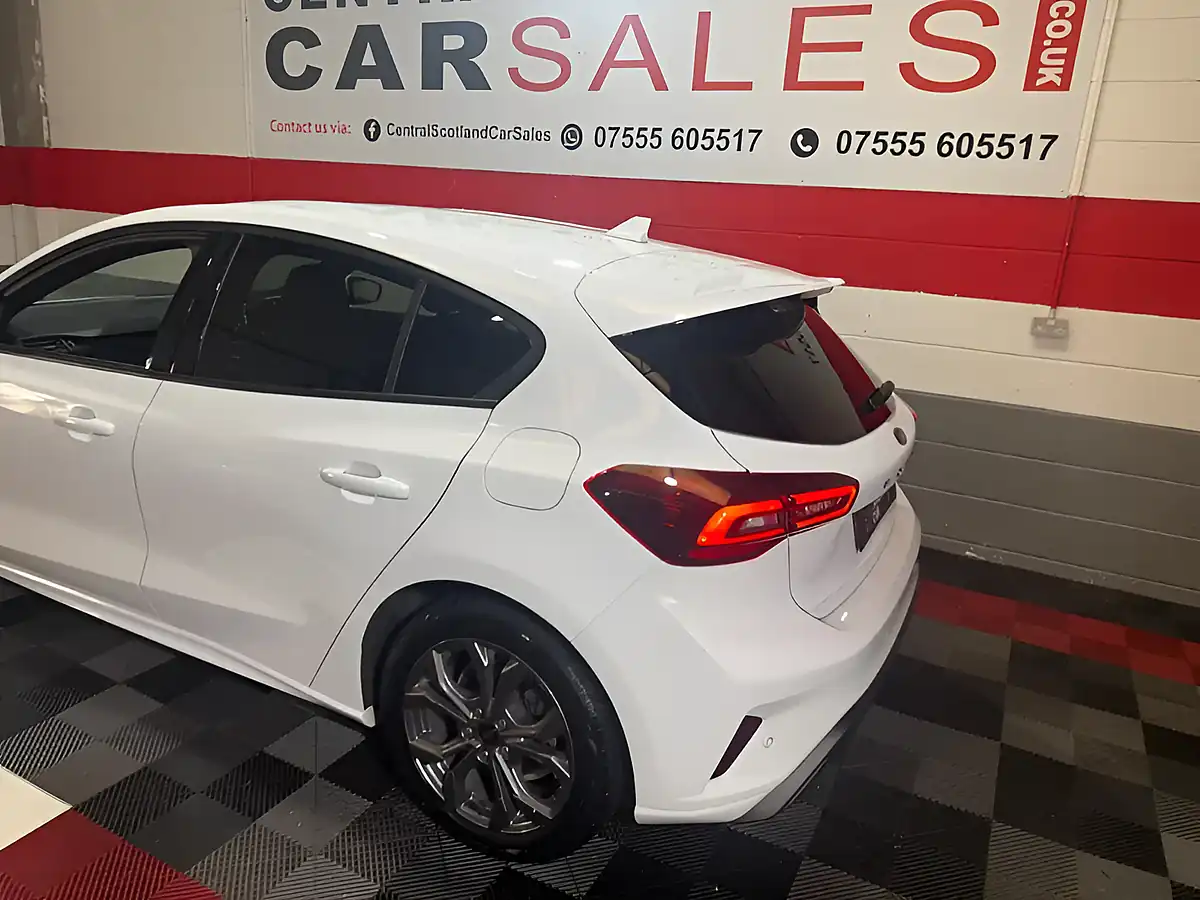Used 2023 Ford Focus ST-Line White - Interior and Exterior details 9