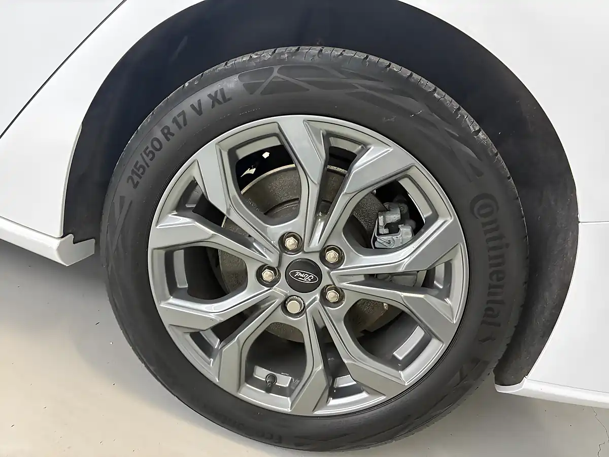 Used 2023 Ford Focus ST-Line White - Interior and Exterior details 10
