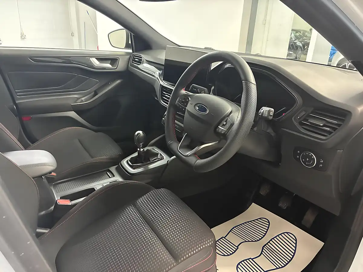 Used 2023 Ford Focus ST-Line White - Interior and Exterior details 11