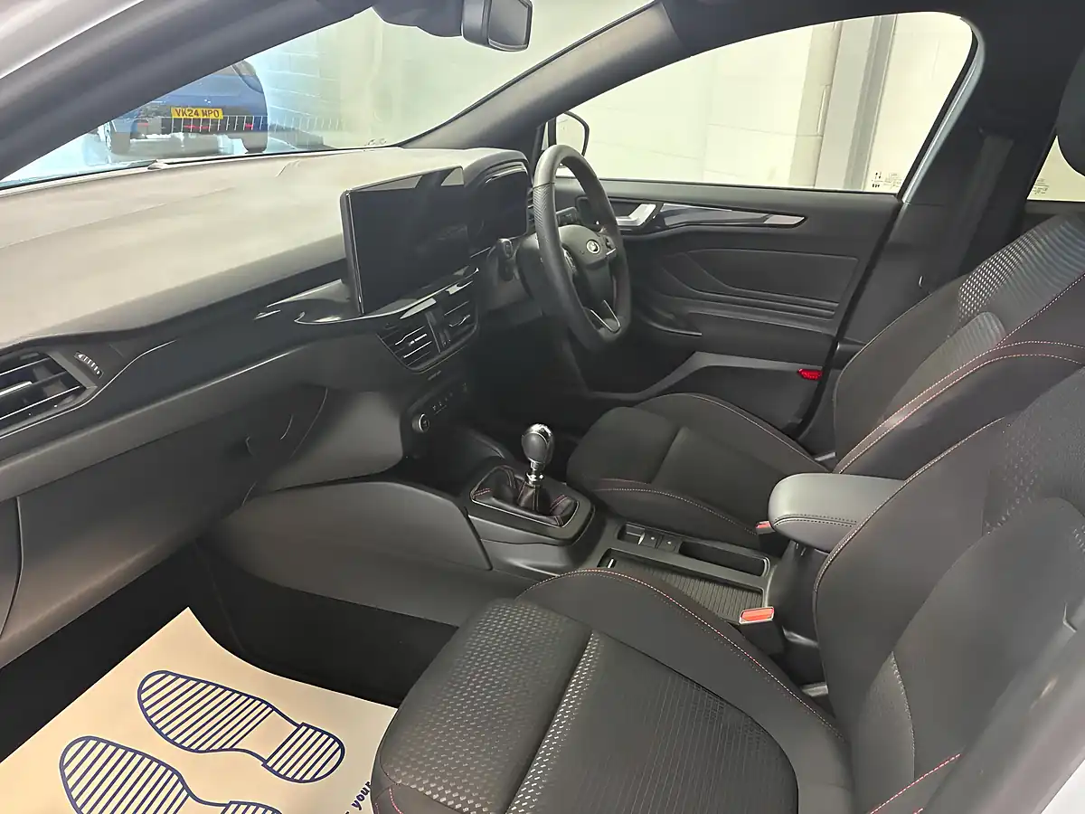 Used 2023 Ford Focus ST-Line White - Interior and Exterior details 12