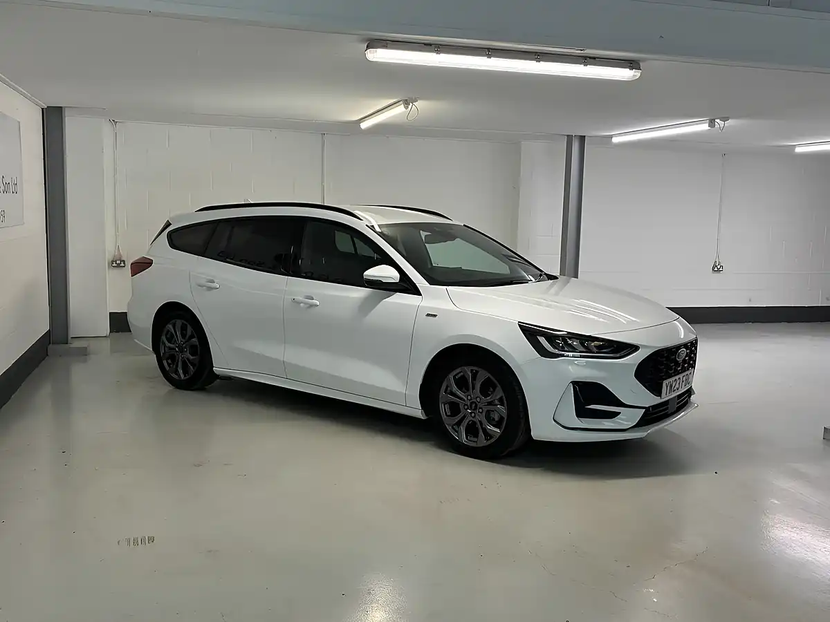 Used 2023 Ford Focus ST-Line White - Interior and Exterior details 4
