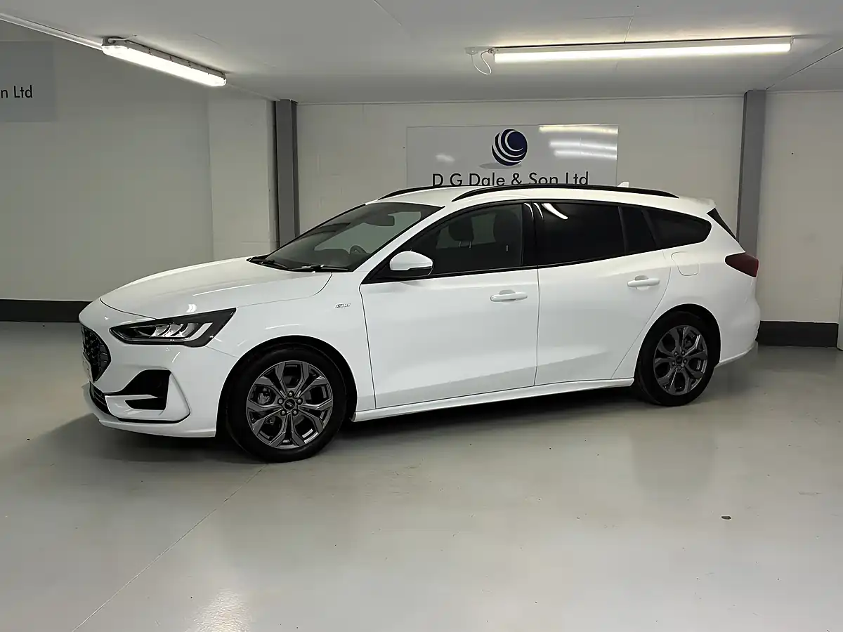 Used 2023 Ford Focus ST-Line White - Interior and Exterior details 6