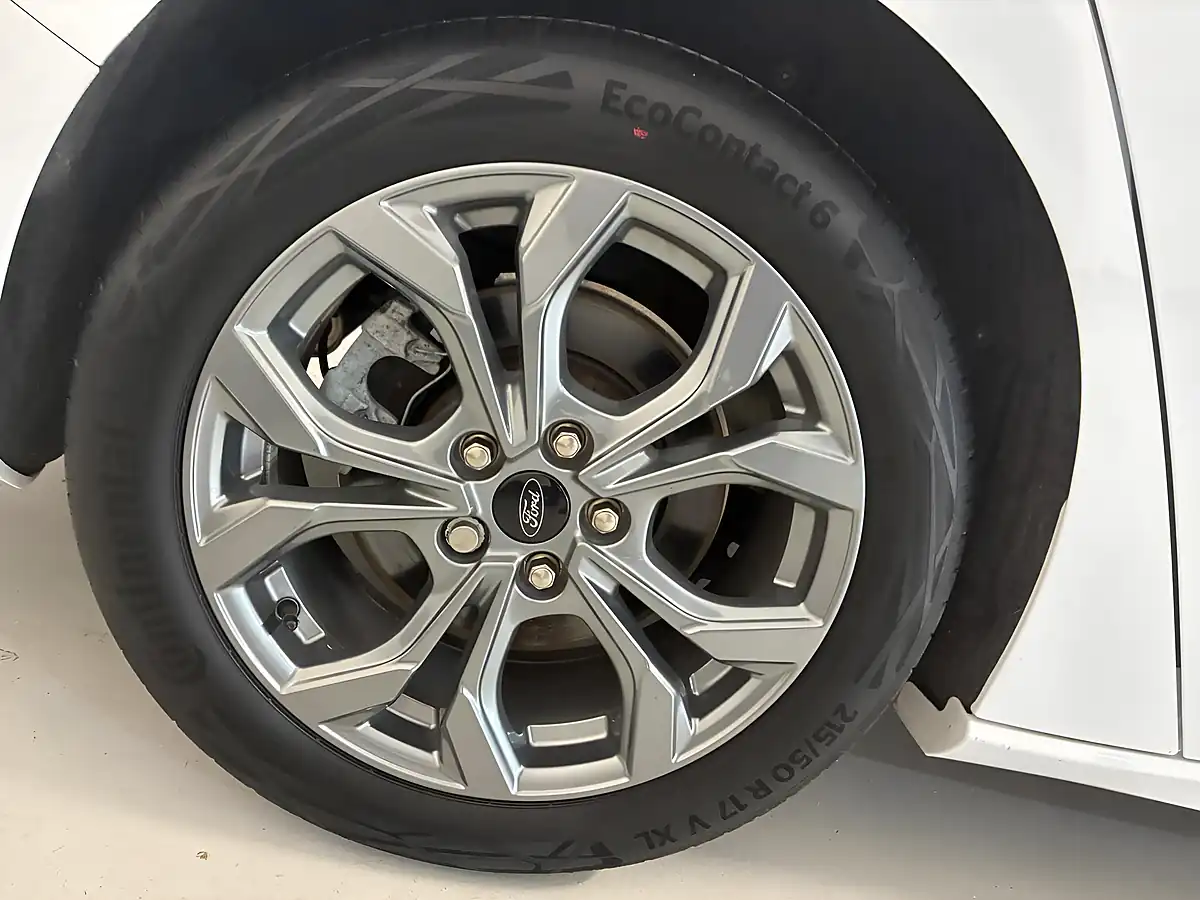 Used 2023 Ford Focus ST-Line White - Interior and Exterior details 8