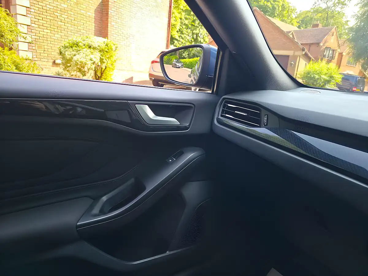 Used 2023 Ford Focus ST-Line X Blue - Interior and Exterior details 10