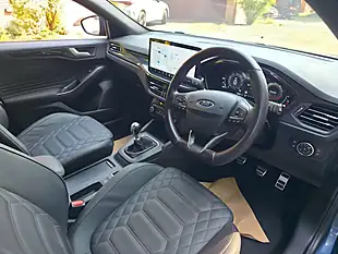 Used 2023 Ford Focus ST-Line X Blue - Interior and Exterior details 9