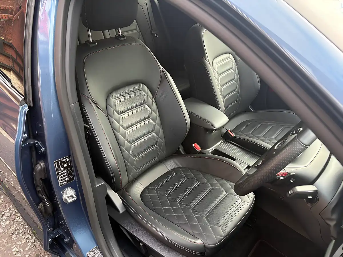 Used 2023 Ford Focus ST-Line X Blue - Interior and Exterior details 10