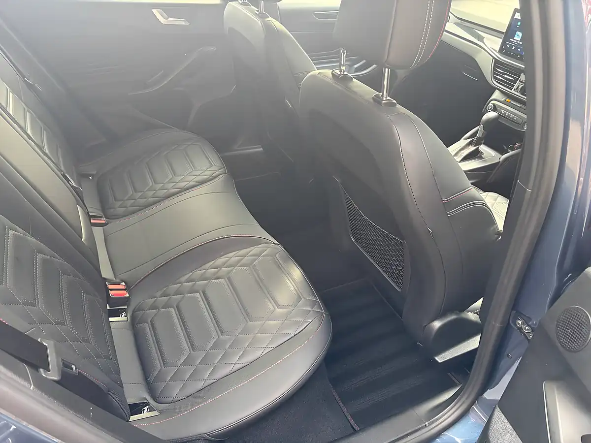 Used 2023 Ford Focus ST-Line X Blue - Interior and Exterior details 11