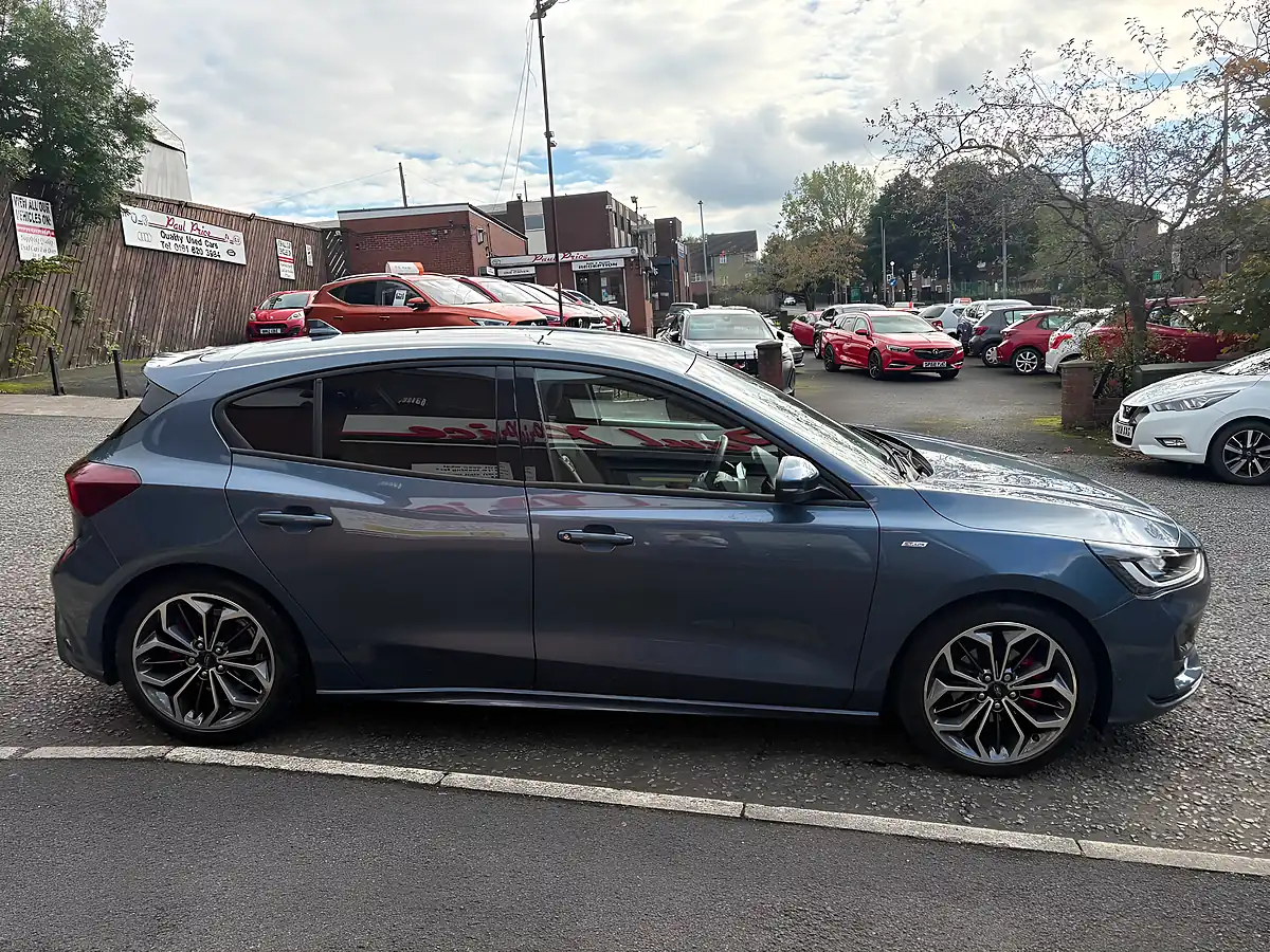 Used 2023 Ford Focus ST-Line X Blue - Interior and Exterior details 2