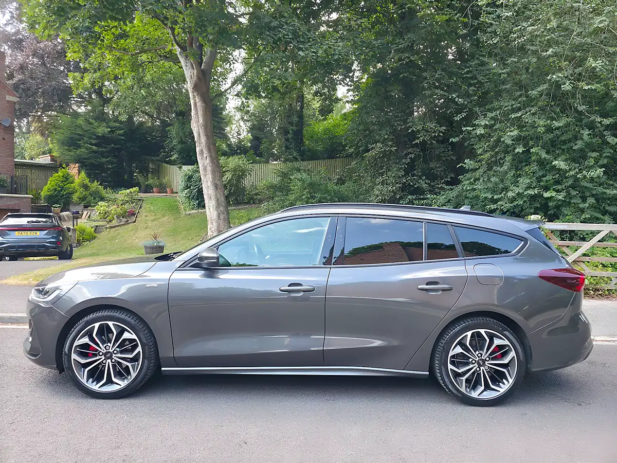 Used 2023 Ford Focus ST-Line X Grey - Interior and Exterior details 5