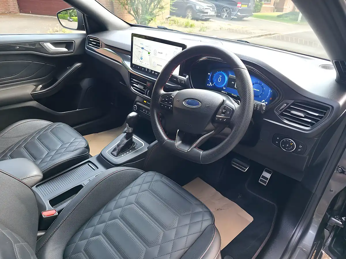 Used 2023 Ford Focus ST-Line X Grey - Interior and Exterior details 9