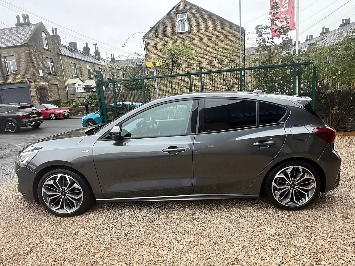 Used 2023 Ford Focus ST-Line X Grey - Interior and Exterior details 8