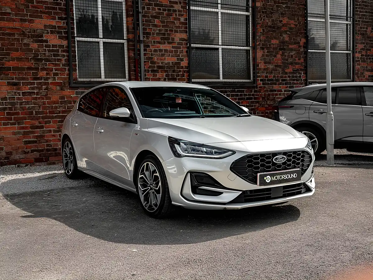 Used 2023 Ford Focus ST-Line X Silver - Interior and Exterior details 10