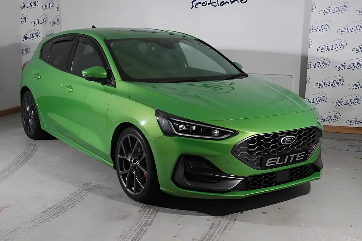 Used 2023 Ford Focus ST Mean Green - Interior and Exterior details 5
