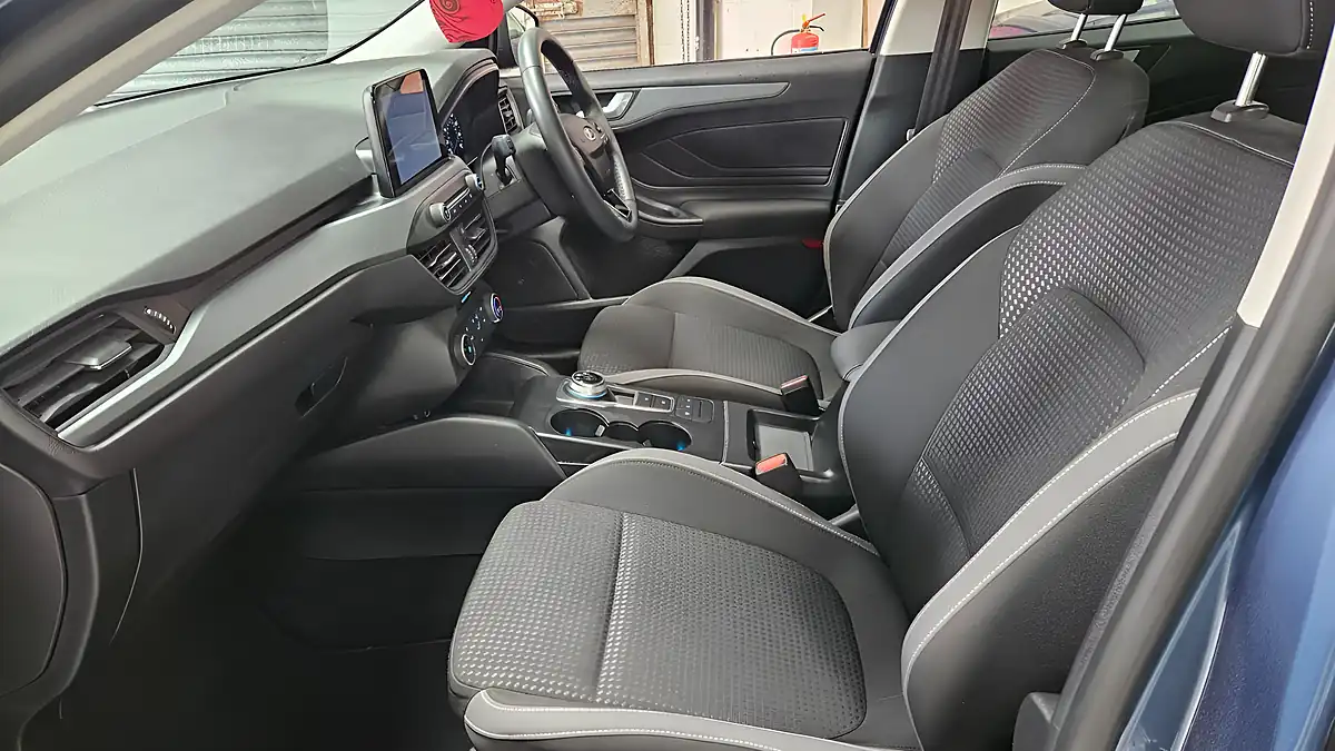 Used 2023 Ford Focus Trend Blue - Interior and Exterior details 10