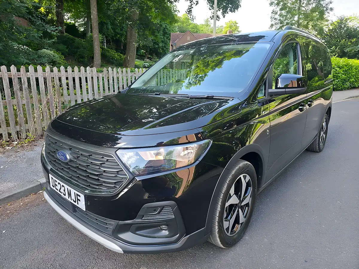 Used 2023 Ford Grand Tourneo Connect Active Black - Interior and Exterior details 2