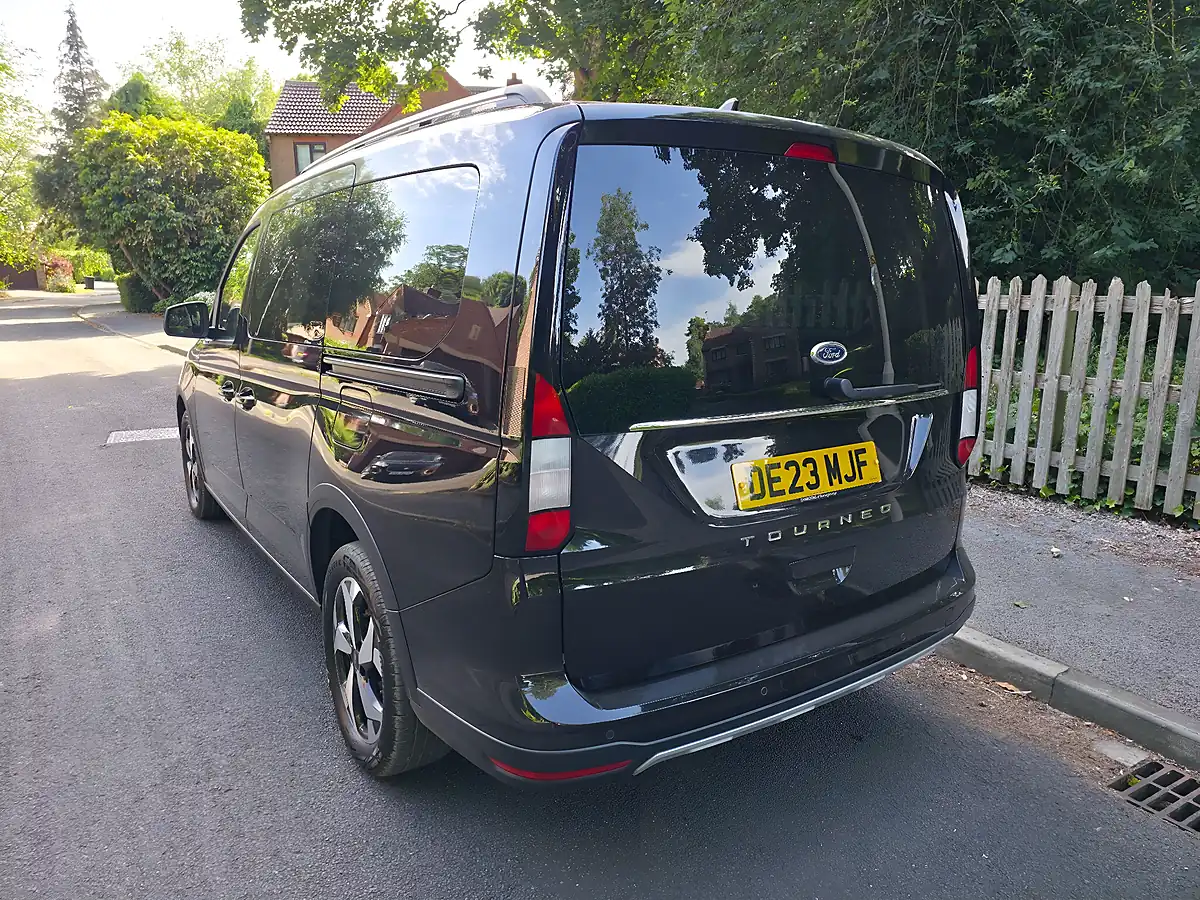 Used 2023 Ford Grand Tourneo Connect Active Black - Interior and Exterior details 4