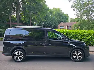 Used 2023 Ford Grand Tourneo Connect Active Black - Interior and Exterior details 7