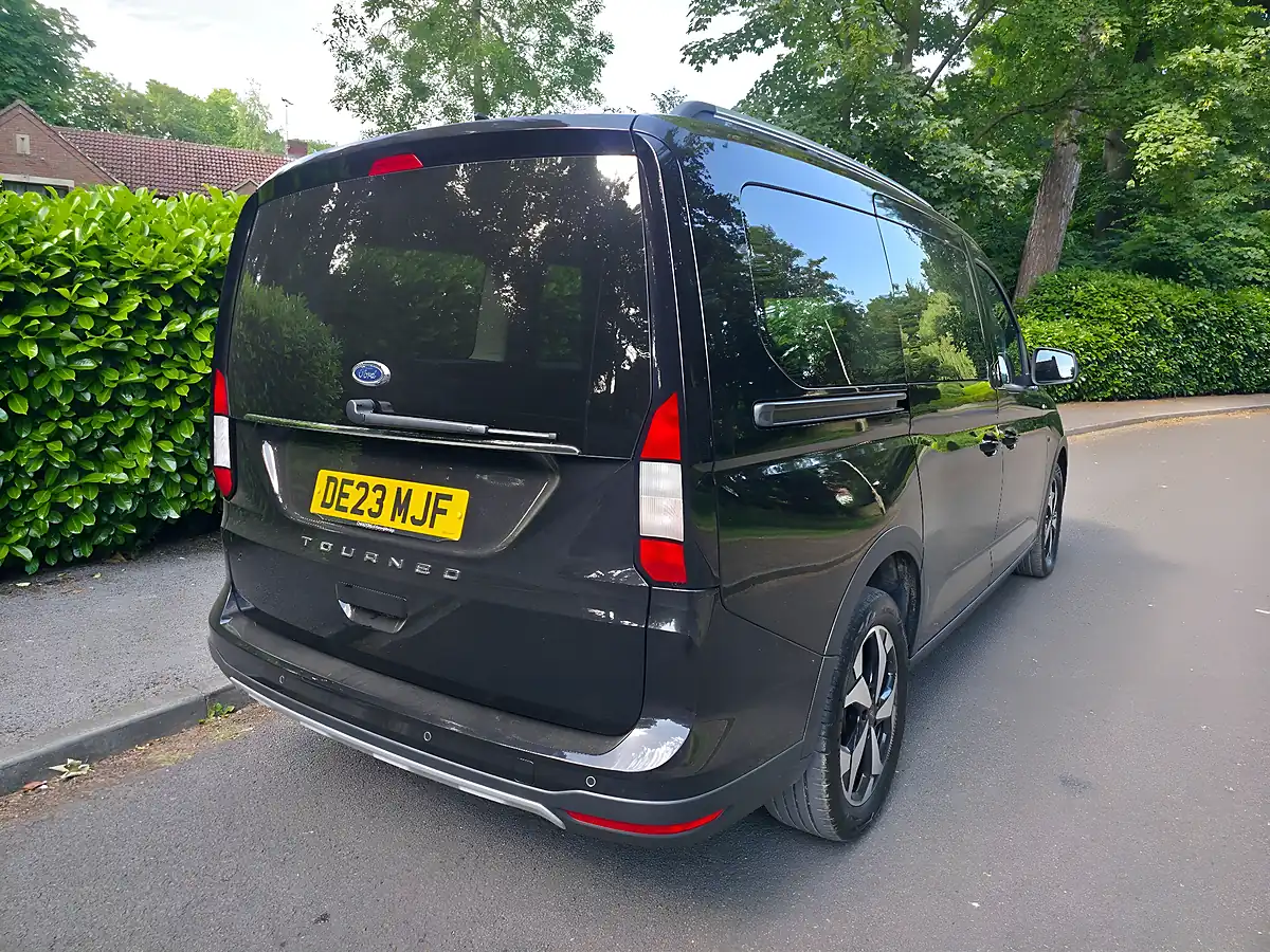 Used 2023 Ford Grand Tourneo Connect Active Black - Interior and Exterior details 8