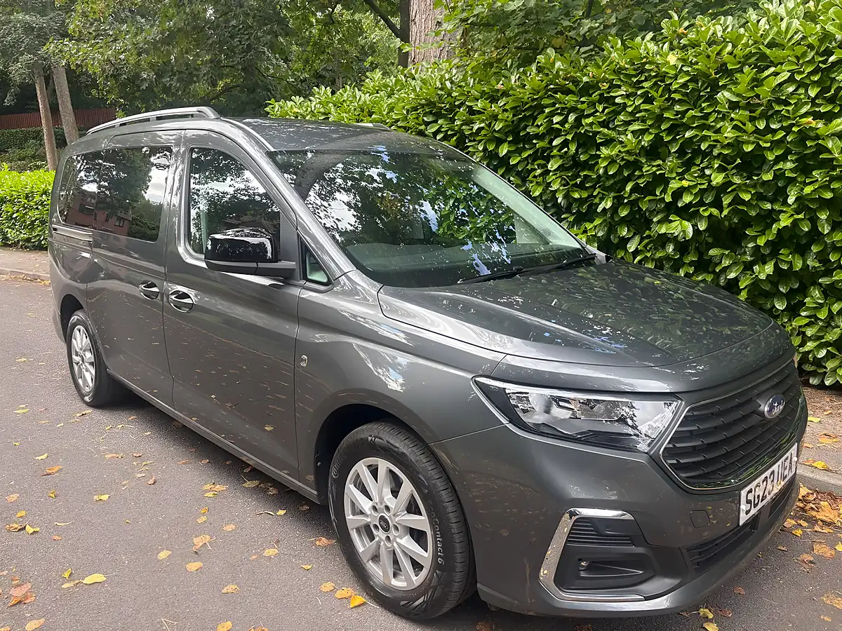 Used 2023 Ford Grand Tourneo Connect Titanium Graphite Grey - Front View