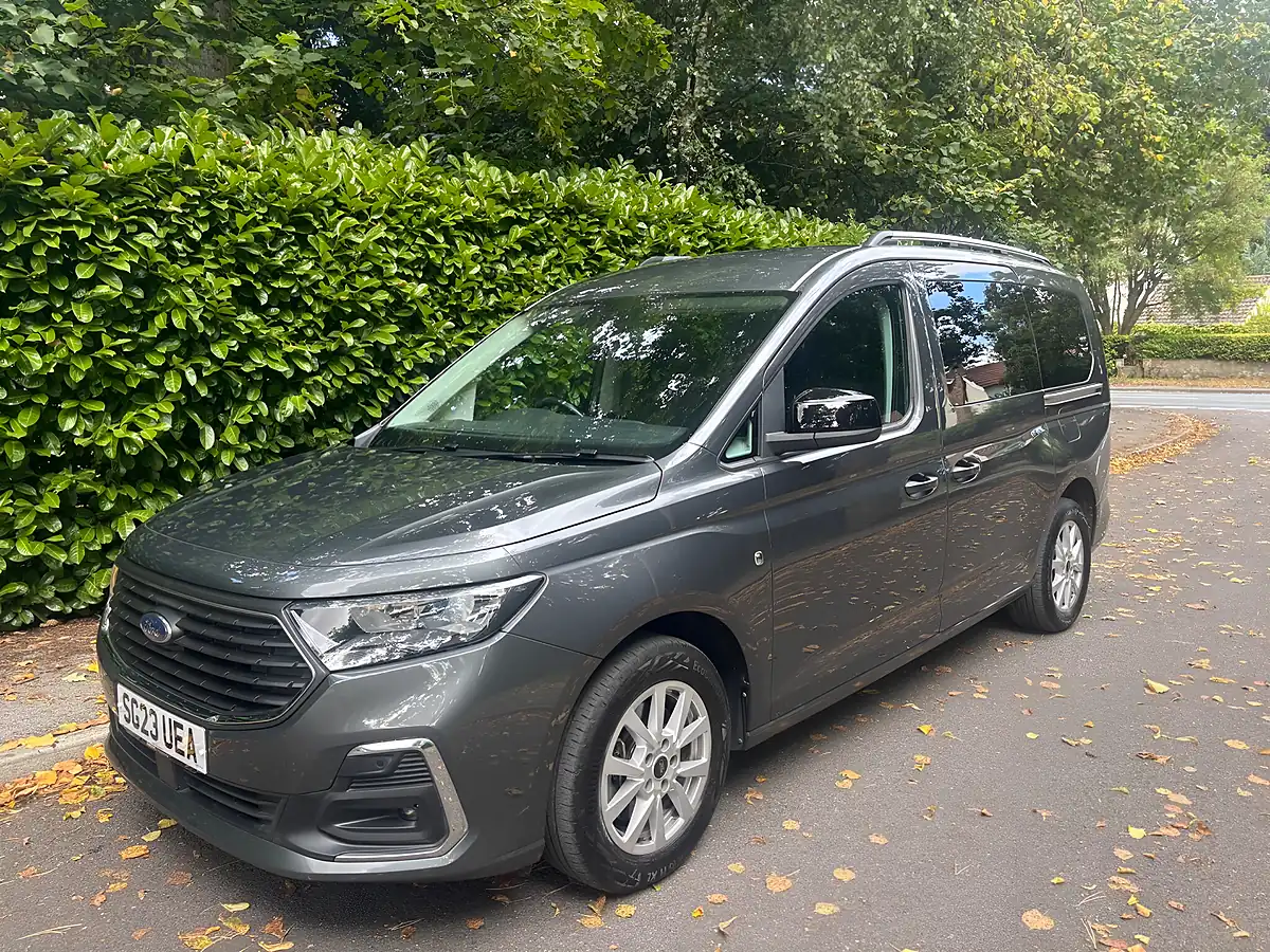 Used 2023 Ford Grand Tourneo Connect Titanium Graphite Grey - Interior and Exterior details 3