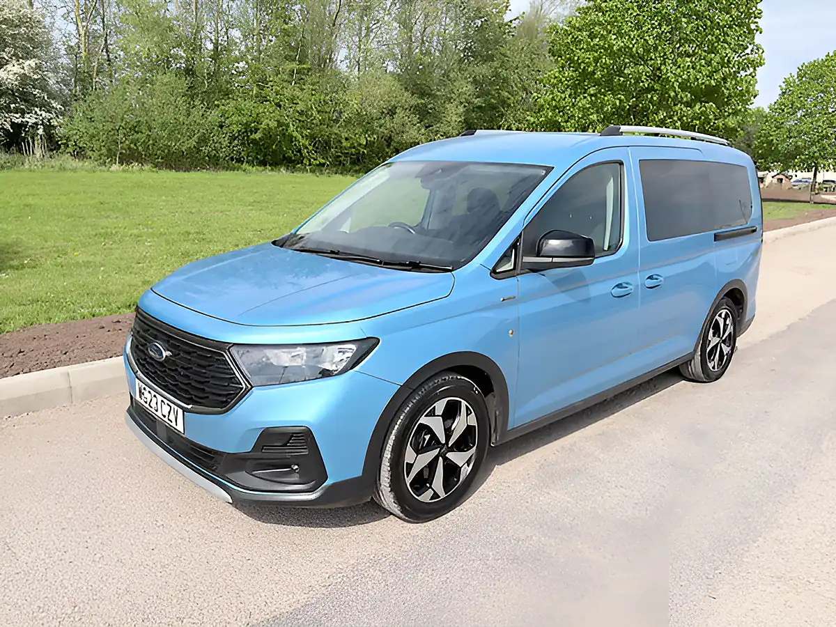 Used 2023 Ford Grand Tourneo Connect Titanium GT Boundless Blue - Interior and Exterior details 20