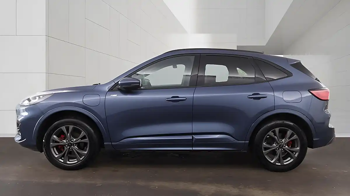 Used 2023 Ford Kuga ST-Line Blue - Interior and Exterior details 10