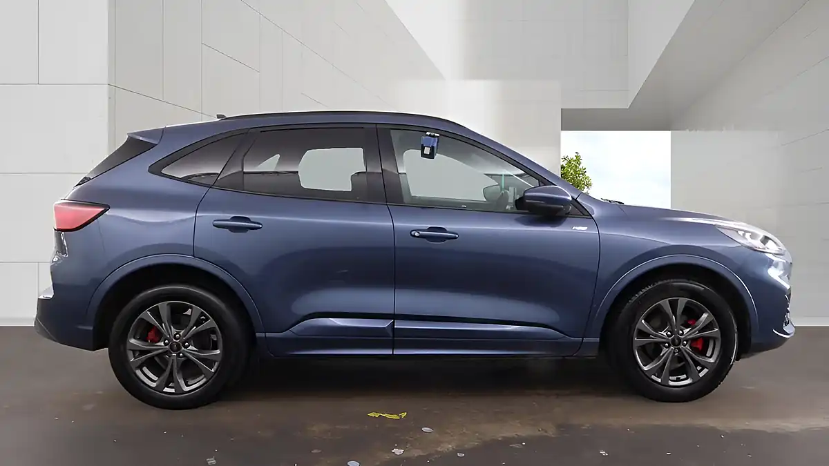 Used 2023 Ford Kuga ST-Line Blue - Interior and Exterior details 9