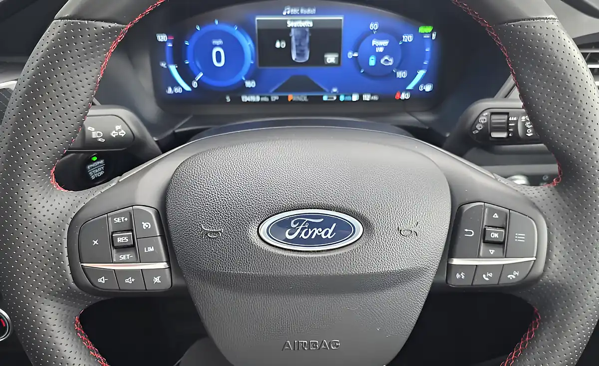 Used 2023 Ford Kuga ST-Line Edition White Platinum Premium Paint - Interior and Exterior details 17