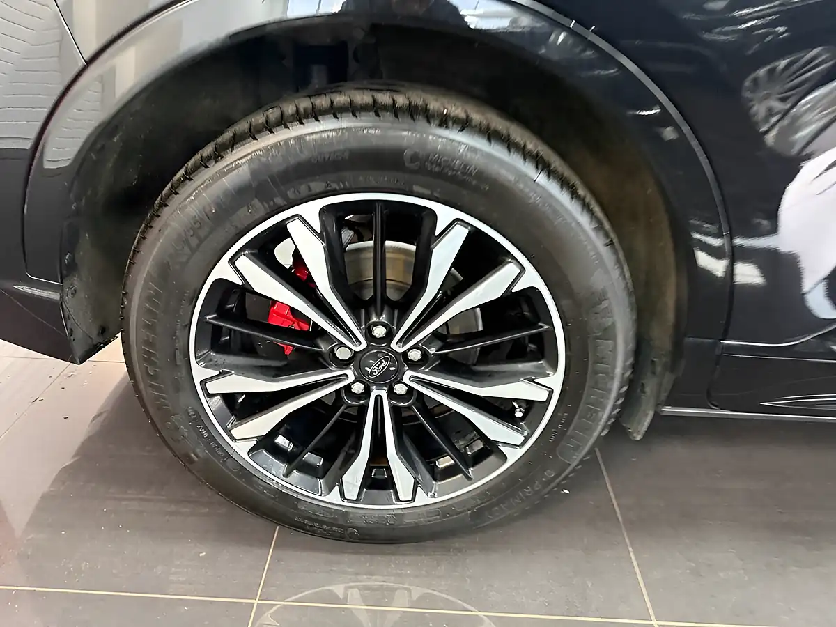 Used 2023 Ford Kuga ST-Line X Black - Interior and Exterior details 3