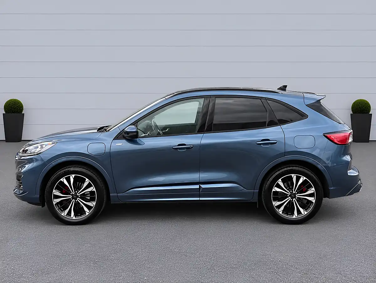 Used 2023 Ford Kuga ST-Line X Edition Blue - Interior and Exterior details 9