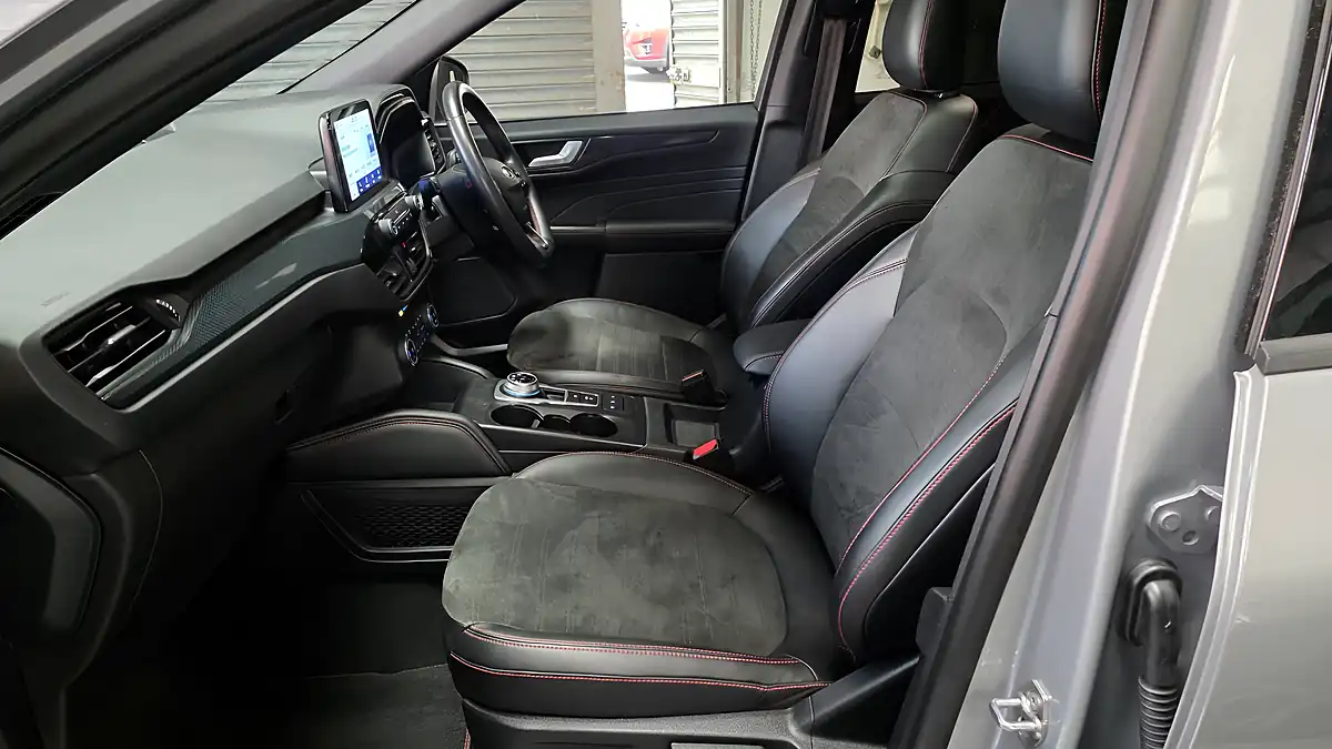Used 2023 Ford Kuga ST-Line X Edition Silver - Interior and Exterior details 10