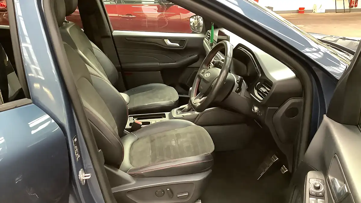 Used 2023 Ford Kuga ST-Line X First Edition Blue - Interior and Exterior details 16
