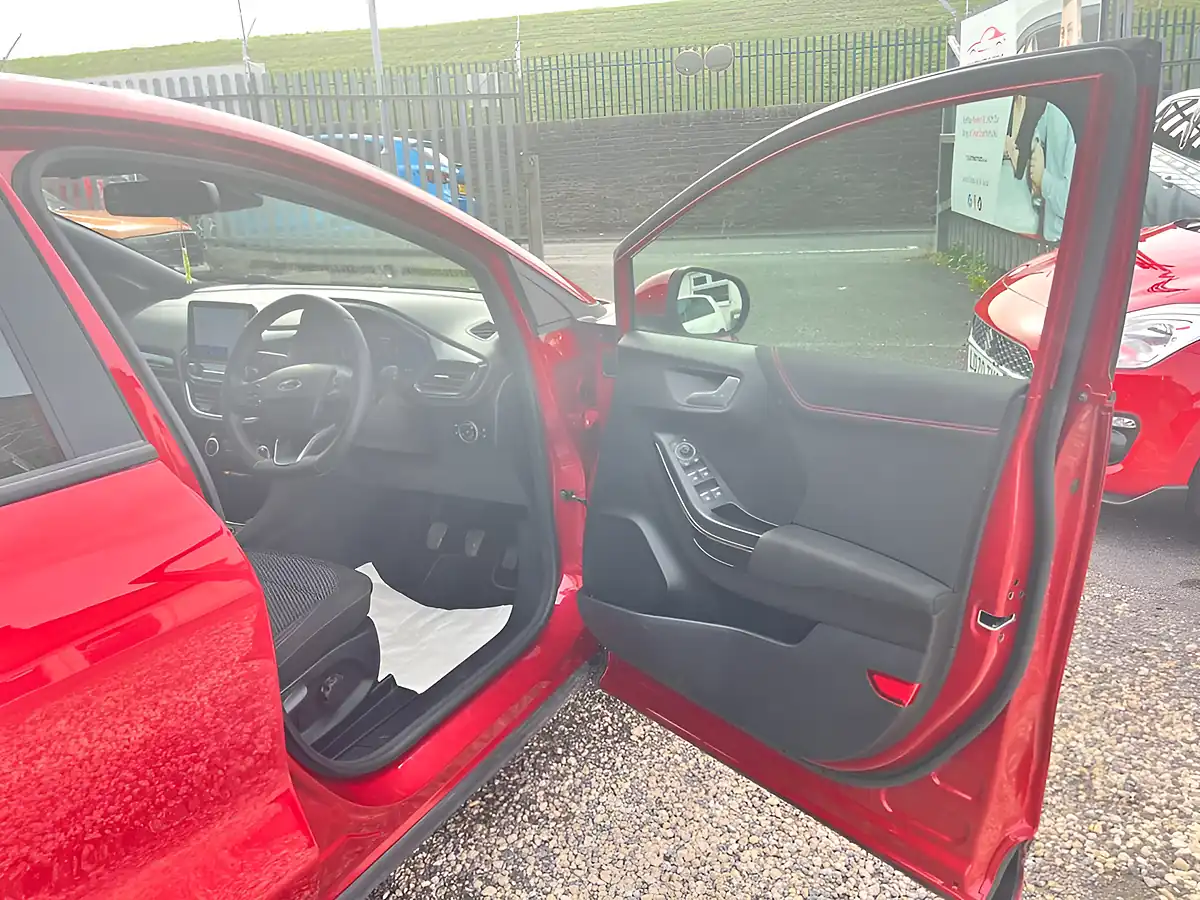 Used 2023 Ford Puma ST-Line Red - Interior and Exterior details 7