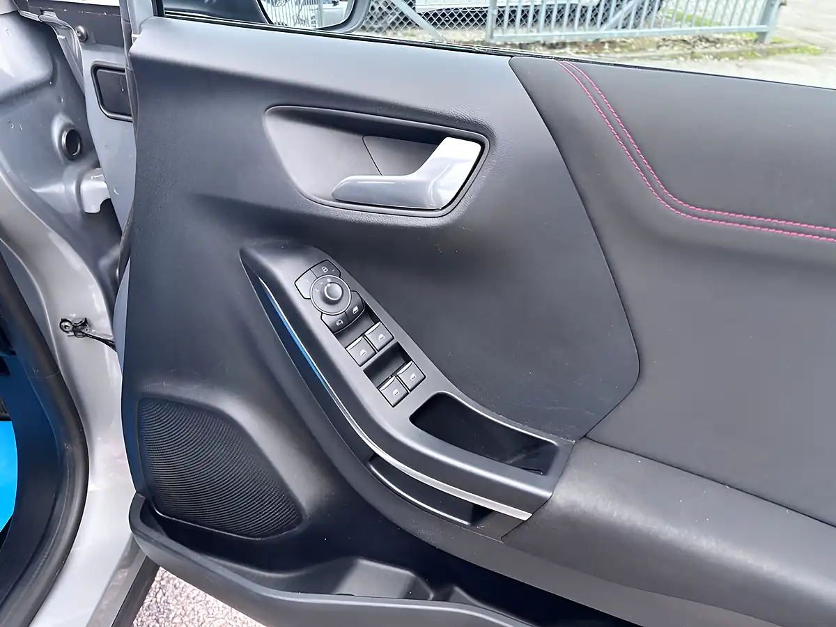 Used 2023 Ford Puma ST-Line Silver - Interior and Exterior details 13