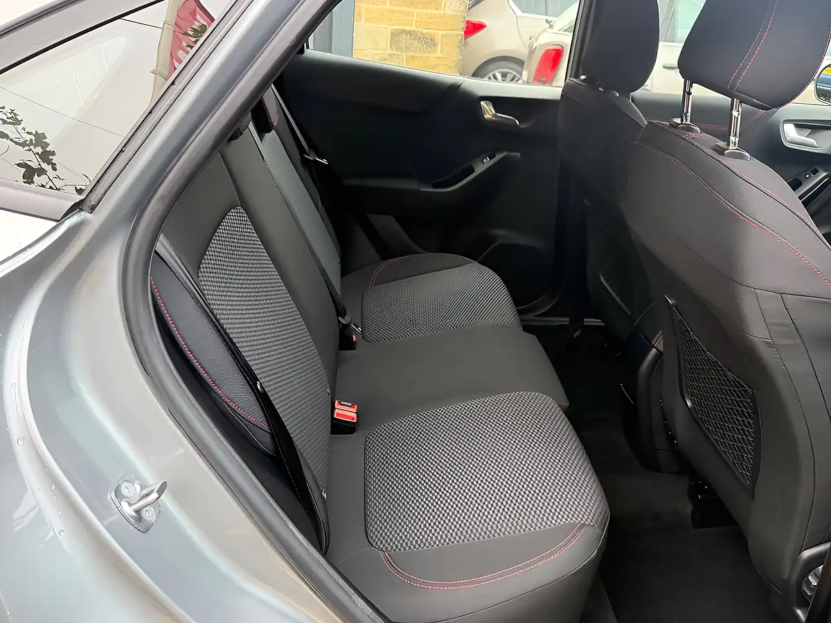 Used 2023 Ford Puma ST-Line Silver - Interior and Exterior details 16