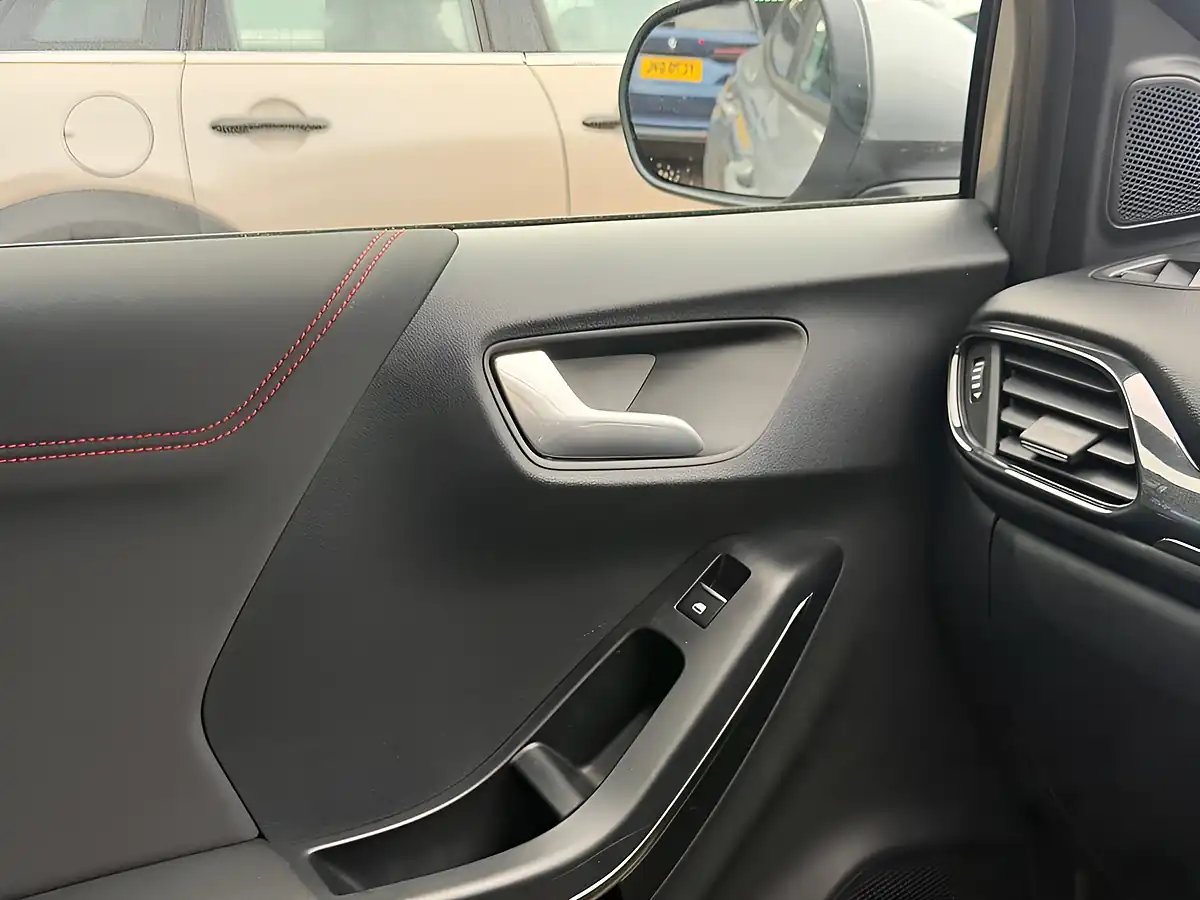 Used 2023 Ford Puma ST-Line Silver - Interior and Exterior details 18