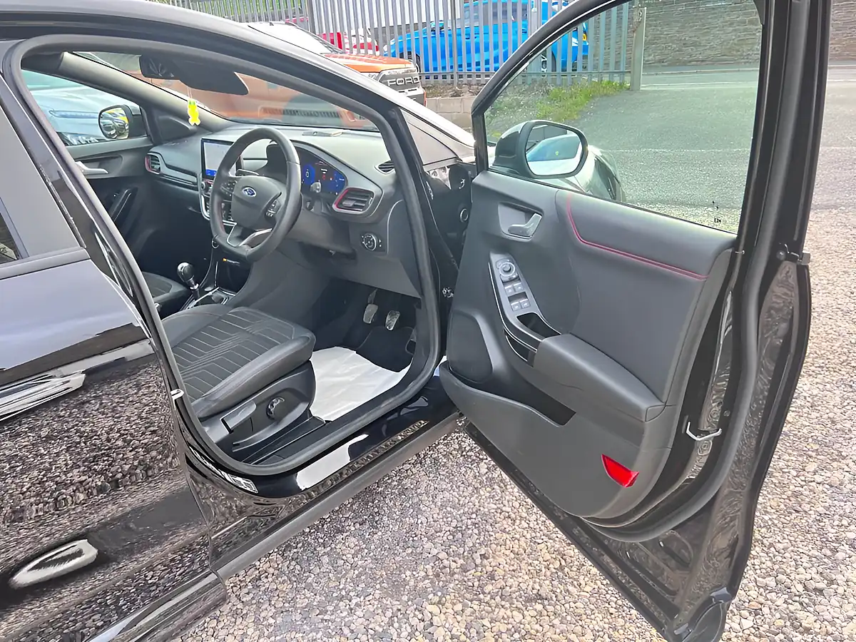 Used 2023 Ford Puma ST-Line X Black - Interior and Exterior details 9