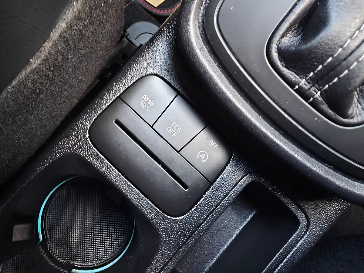 Used 2023 Ford Puma ST-Line X Silver - Interior and Exterior details 13