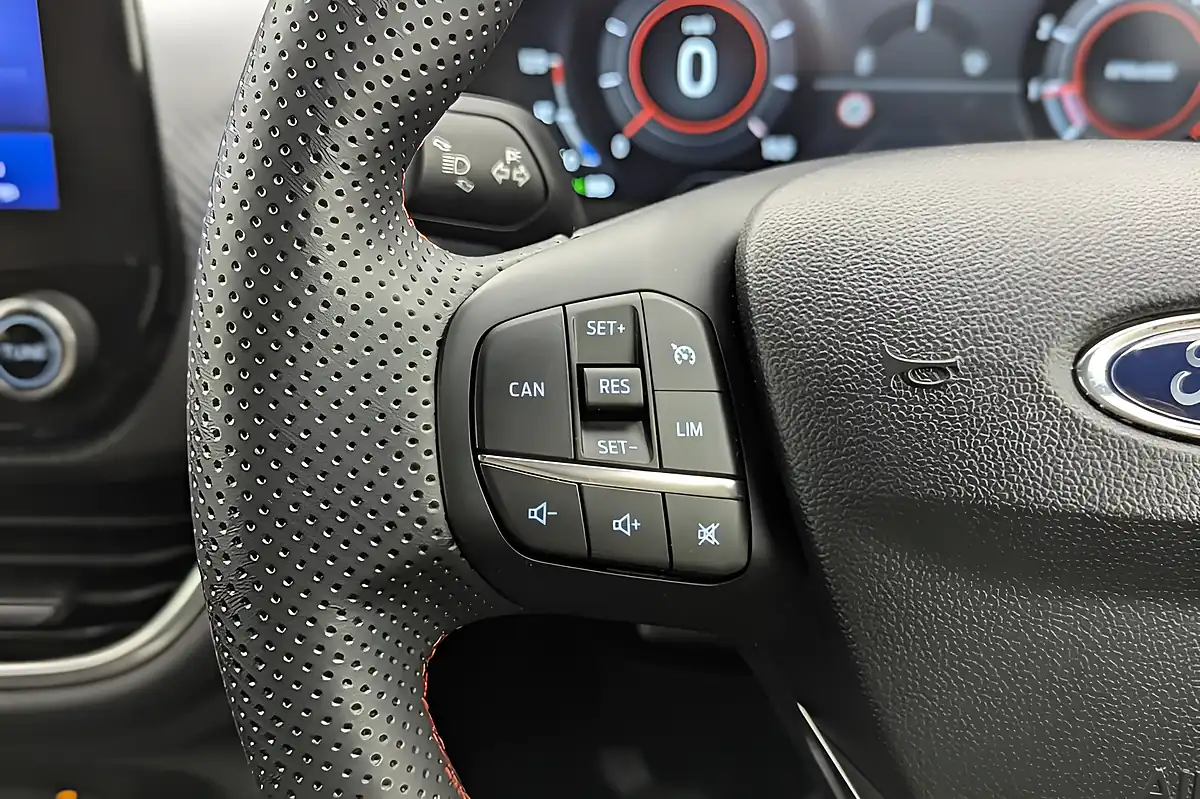 Used 2023 Ford Puma ST-Line X Silver - Interior and Exterior details 14