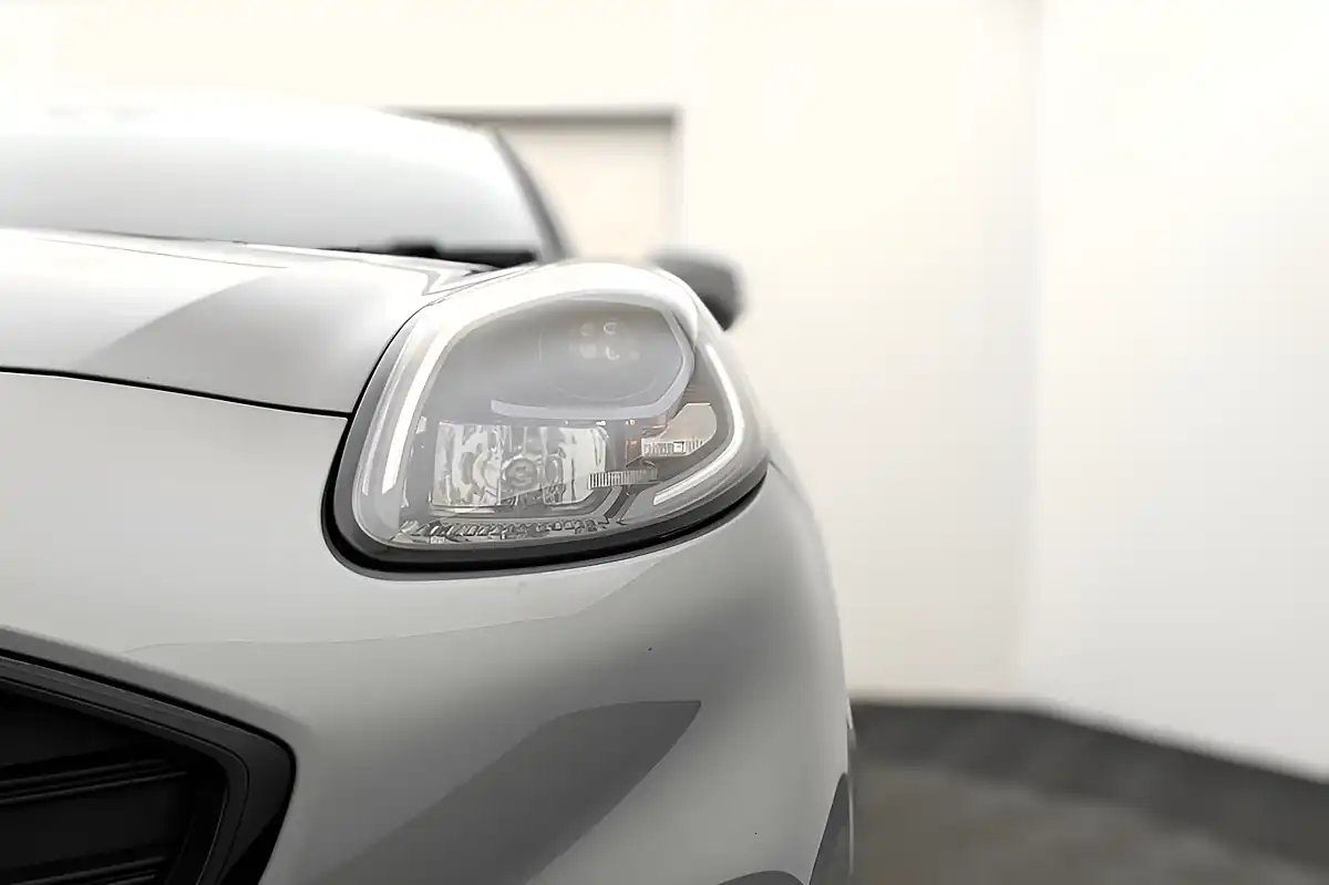 Used 2023 Ford Puma ST-Line X Silver - Interior and Exterior details 17
