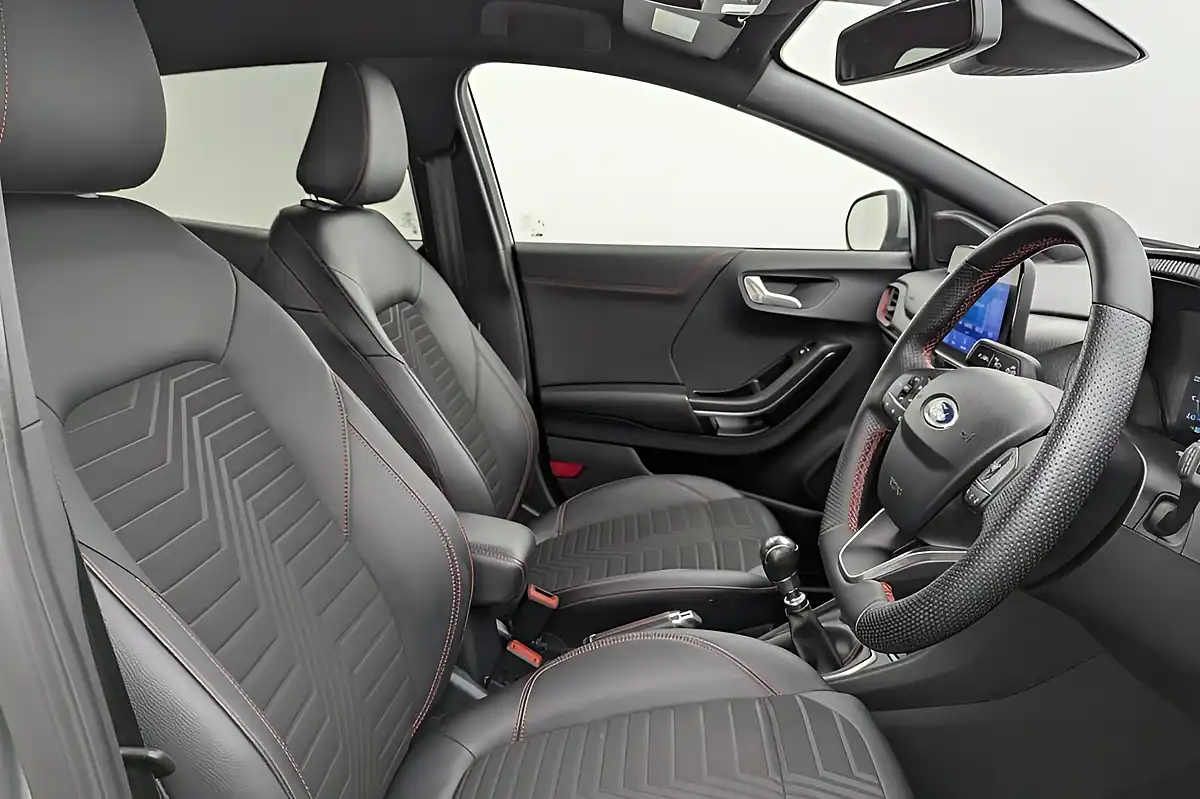Used 2023 Ford Puma ST-Line X Silver - Interior and Exterior details 3