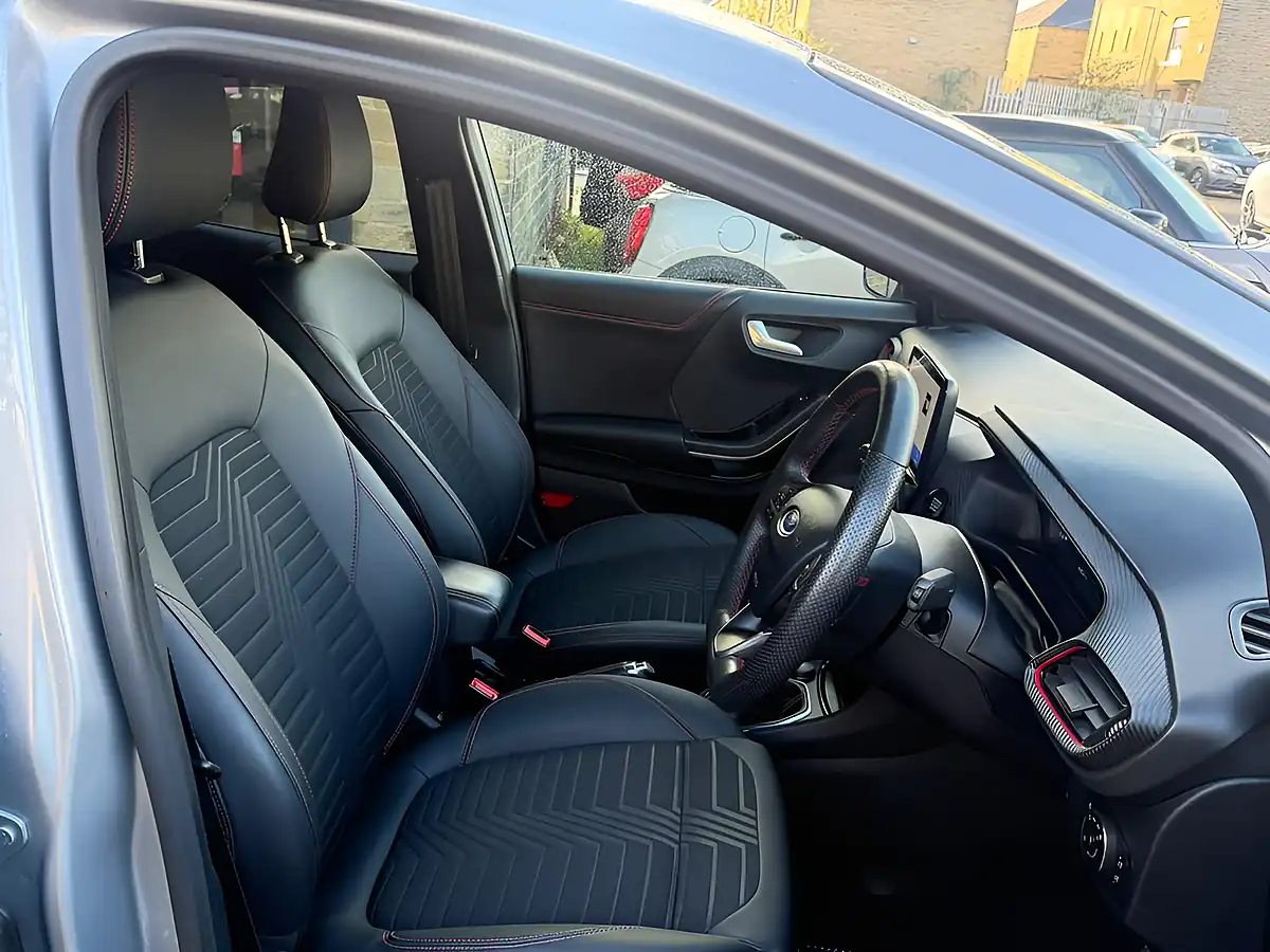 Used 2023 Ford Puma ST-Line X Silver - Interior and Exterior details 11