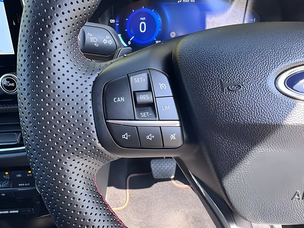 Used 2023 Ford Puma ST-Line X White - Interior and Exterior details 14