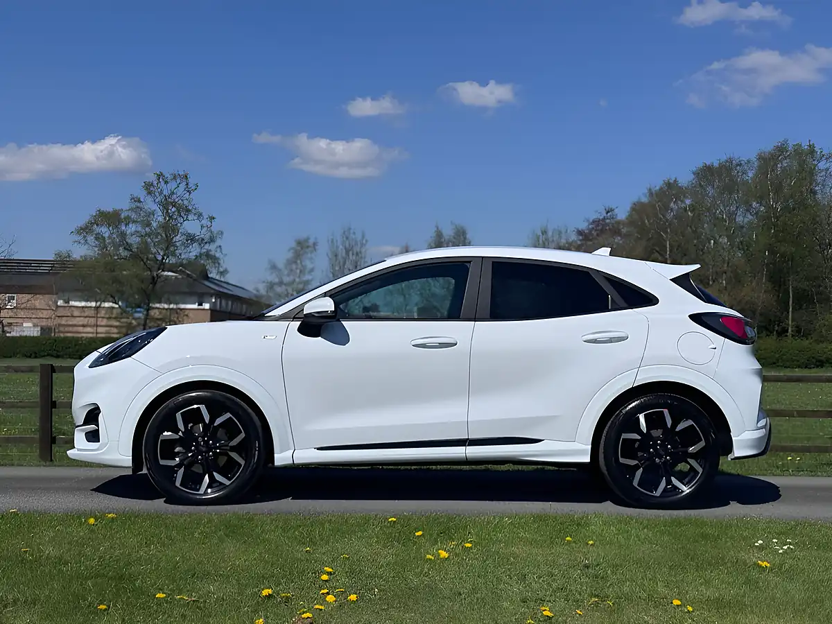 Used 2023 Ford Puma ST-Line X White - Interior and Exterior details 7