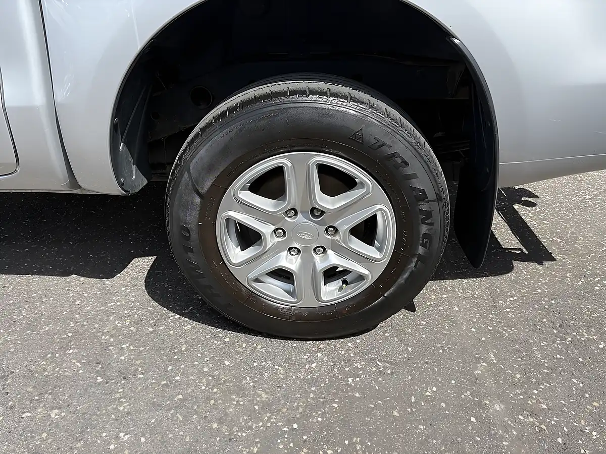 Used 2023 Ford Ranger Xl Moondust Silver - Interior and Exterior details 8
