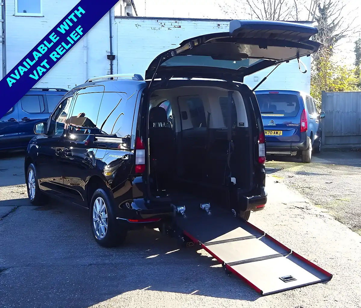 Used 2023 Ford Tourneo Connect Titanium Black - Interior and Exterior details 13