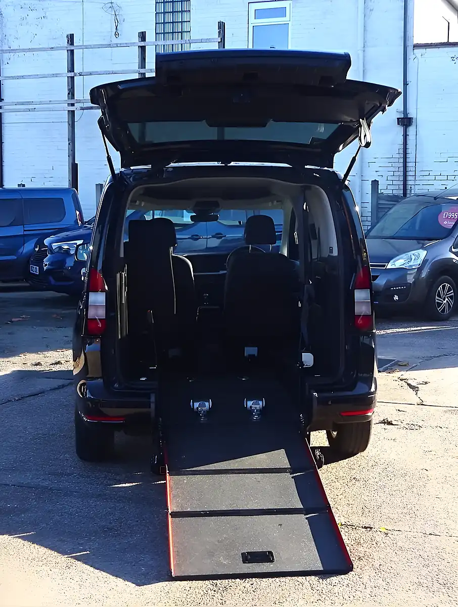 Used 2023 Ford Tourneo Connect Titanium Black - Interior and Exterior details 14