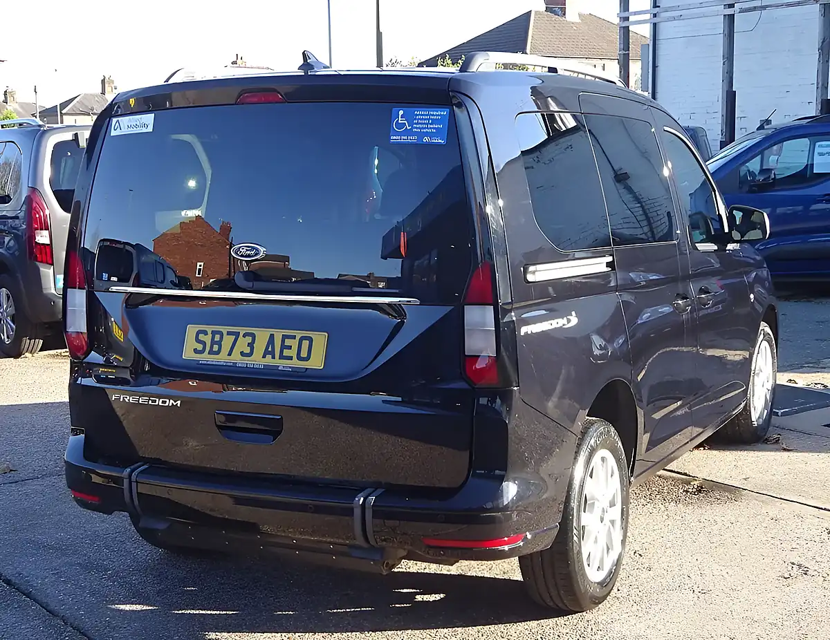 Used 2023 Ford Tourneo Connect Titanium Black - Interior and Exterior details 15