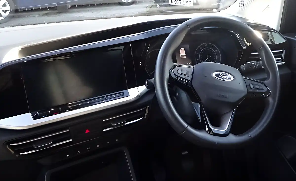 Used 2023 Ford Tourneo Connect Titanium Black - Interior and Exterior details 16